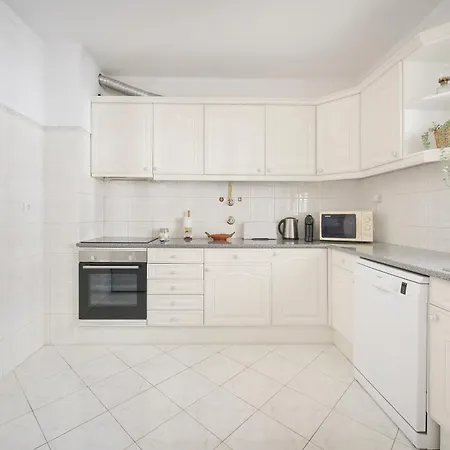 2 Bedroom By Apartment Quarteira