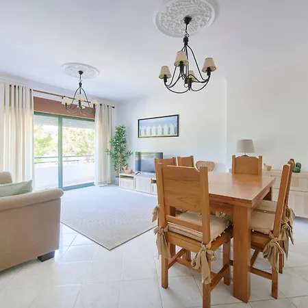 2 Bedroom By Apartment Quarteira