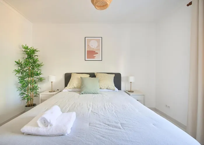 2 Bedroom By Apartman Quarteira