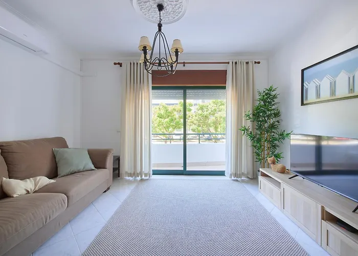 2 Bedroom By Apartman