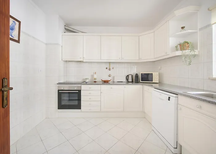 2 Bedroom By Apartman Quarteira