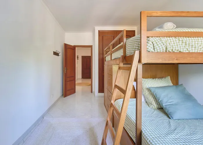 2 Bedroom By Apartman *